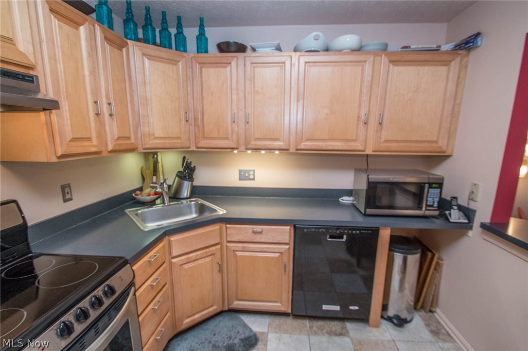 Lakeview Ridge Condos - Residential