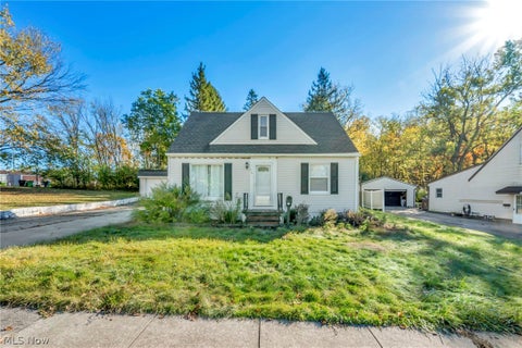 Photo of 15 Edgewood Avenue, Bedford, OH 44146 (MLS # 5255222)