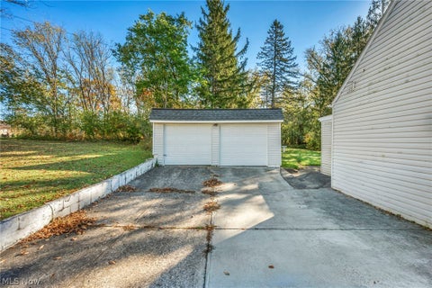 Tiny photo for 15 Edgewood Avenue, Bedford, OH 44146 (MLS # 5255222)