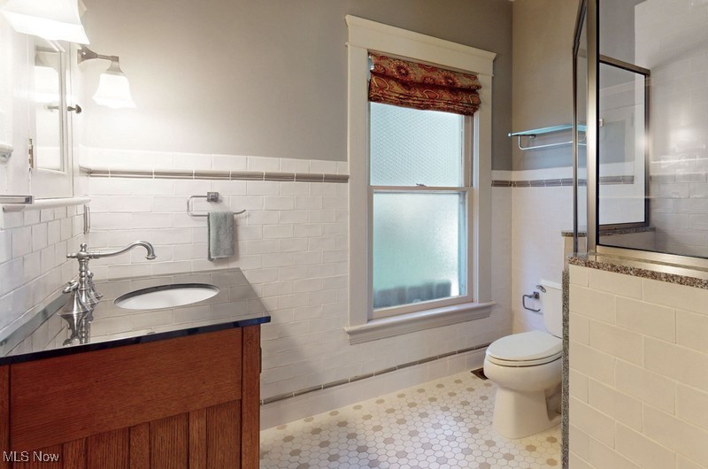 Chagrin Falls, Ohio 44022, United States, 3 Bedrooms Bedrooms, ,2 BathroomsBathrooms,Residential,Pending,115940