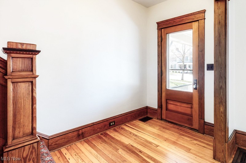 Chagrin Falls, Ohio 44022, United States, 3 Bedrooms Bedrooms, ,2 BathroomsBathrooms,Residential,Pending,115940