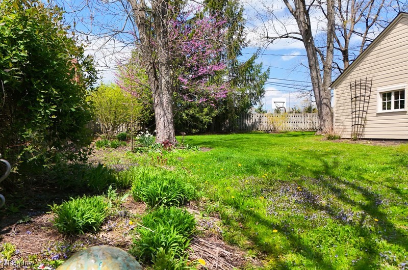 Chagrin Falls, Ohio 44022, United States, 3 Bedrooms Bedrooms, ,2 BathroomsBathrooms,Residential,Pending,115940