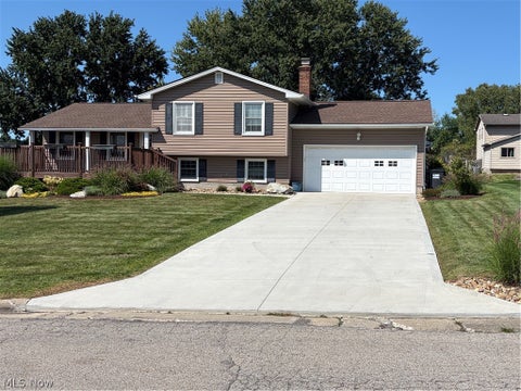 Homes For Sale - 164 Runnemede Drive<br/> Youngstown, OH 44512
