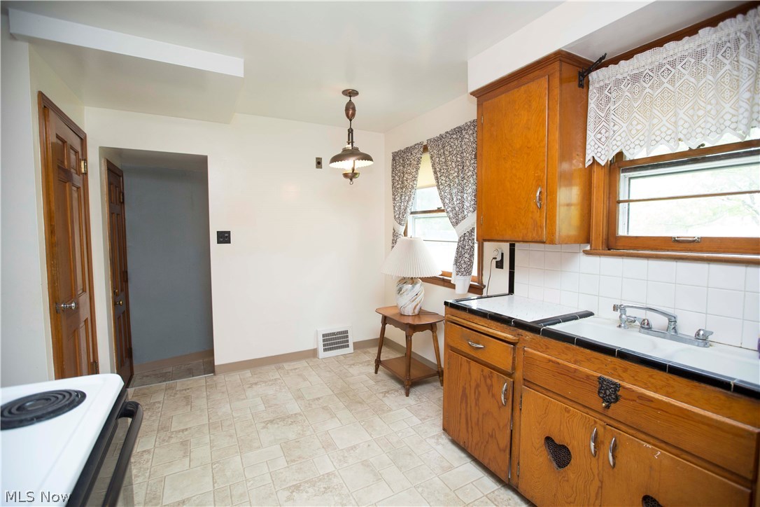 Alden B Hare Cos Lyndhurst Ma - Residential