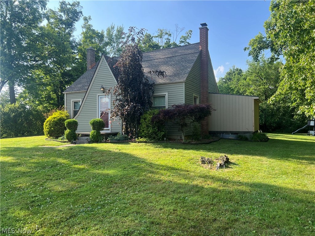 Photo of 3884 Dobbins Road, Poland, OH 44514 (MLS # 5224690)