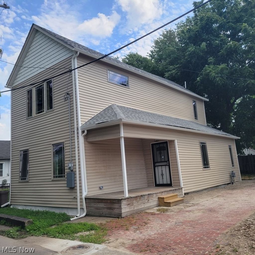 Photo of 2663 W 28th Place, Cleveland, OH 44113 (MLS # 5191961)