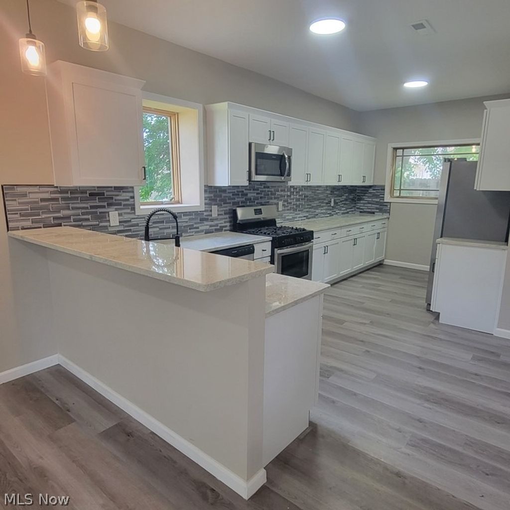 Photo of 2663 W 28th Place, Cleveland, OH 44113 (MLS # 5191961)