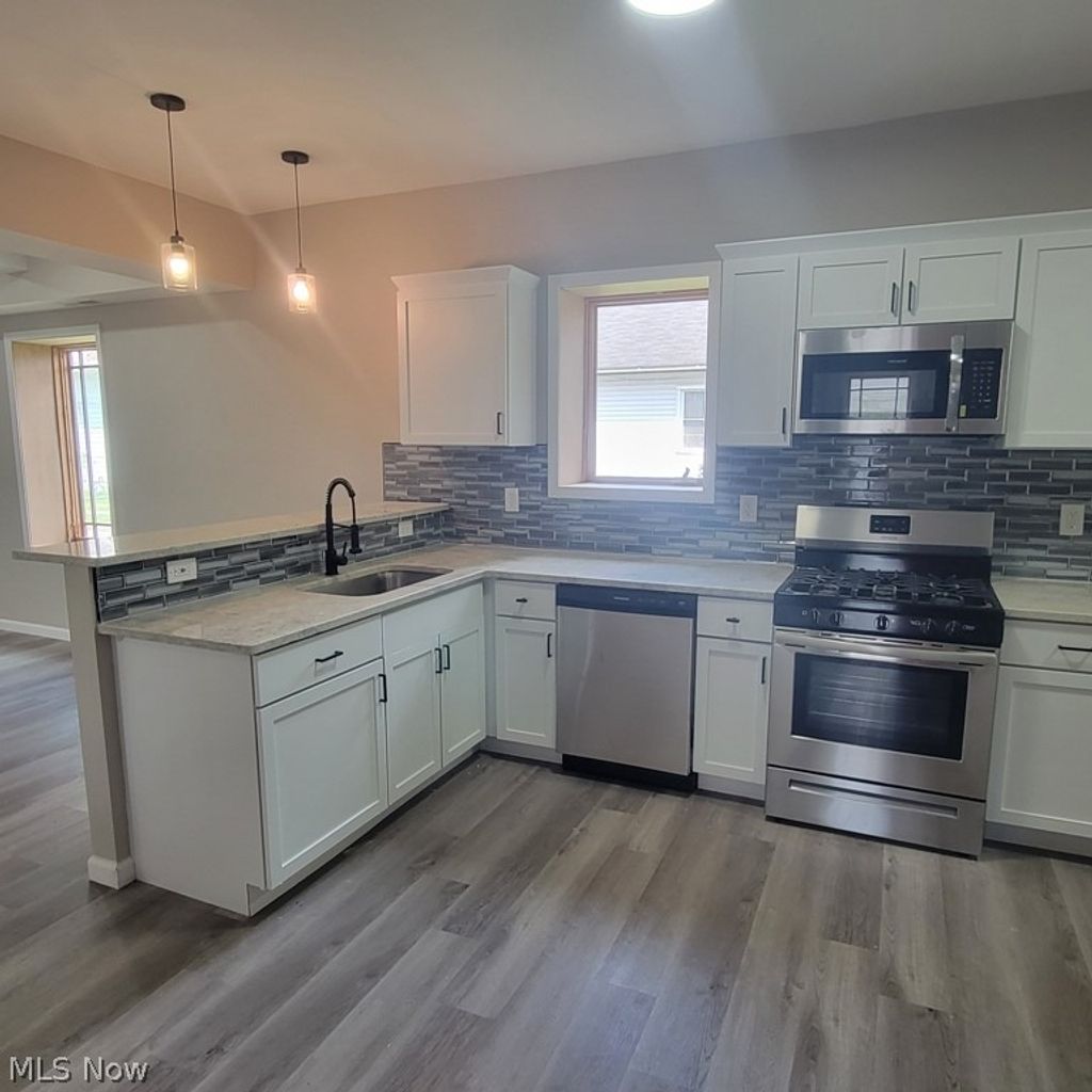 Photo of 2663 W 28th Place, Cleveland, OH 44113 (MLS # 5191961)