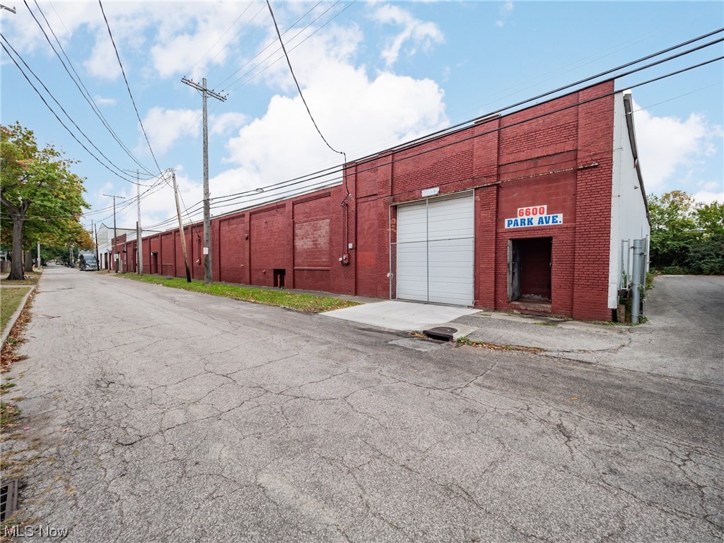 For lease. Lots of possibilities with this building consisting of approx 30,000 sq/ft. The building features 4 different connecting warehouse spaces (15,000sq/ft, (2) 8,000 sq/ft & 3,000 sq/ft) including plenty of office space, conference room and kitchen.