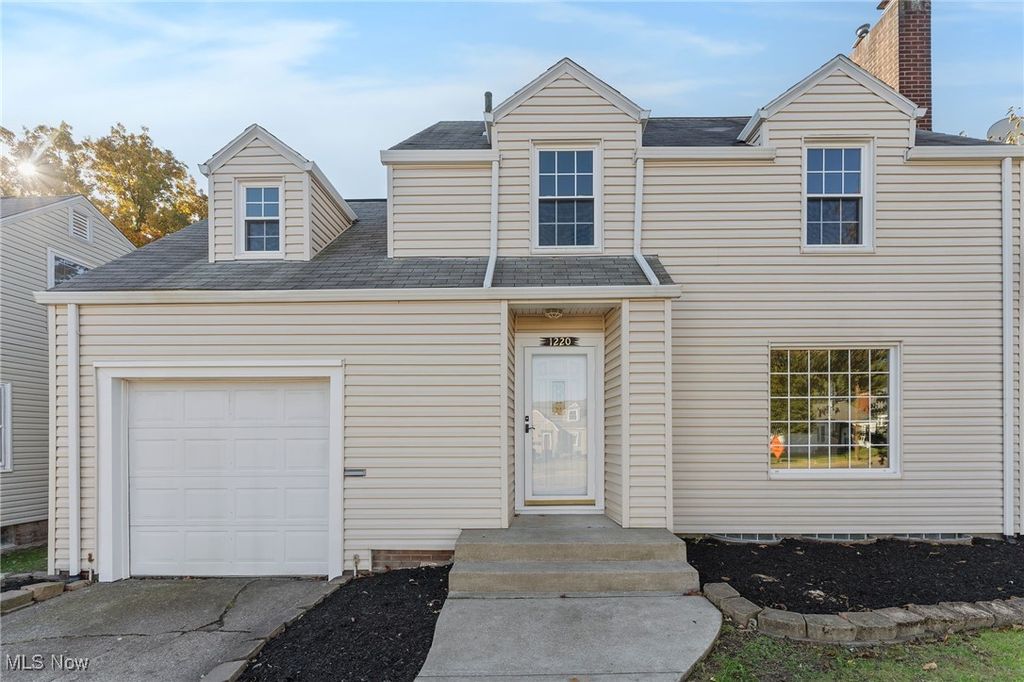 Photo of 1220 25th Street NE, Canton, OH 44714 (MLS # 5168607)