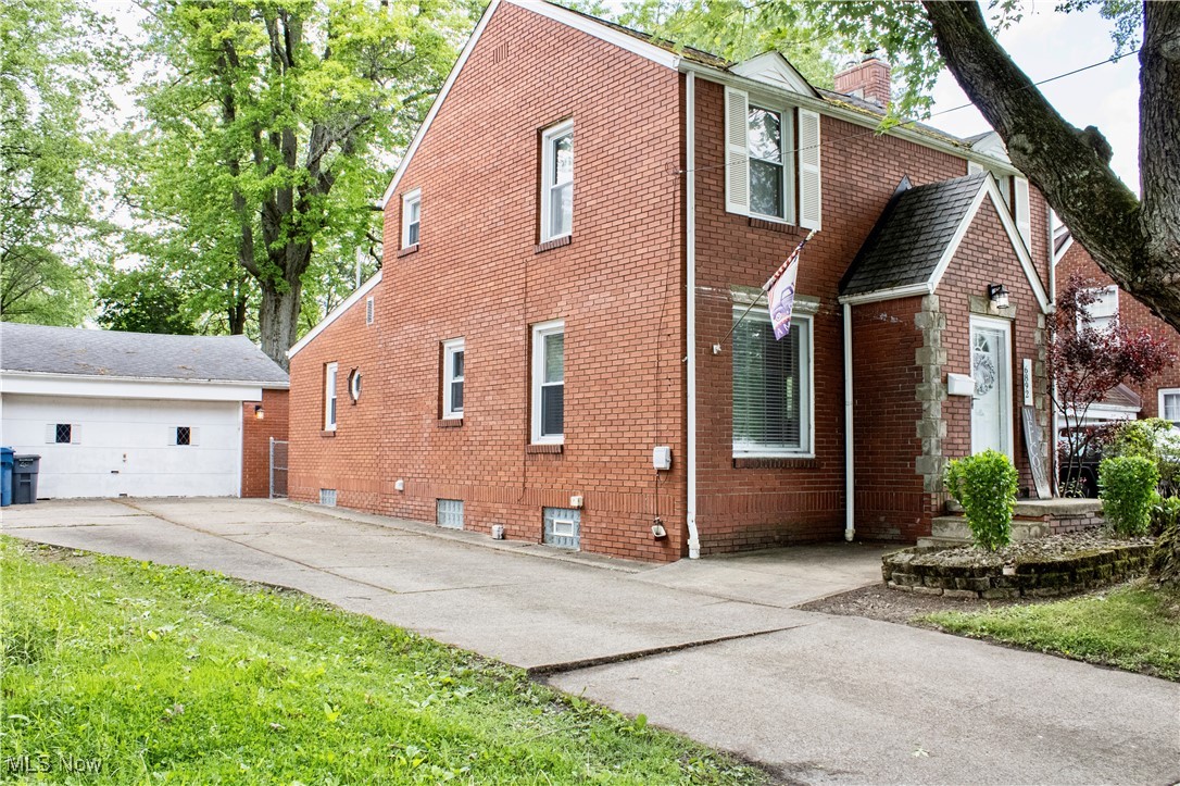 6892 Glenwood Avenue, Youngstown, Ohio image 2
