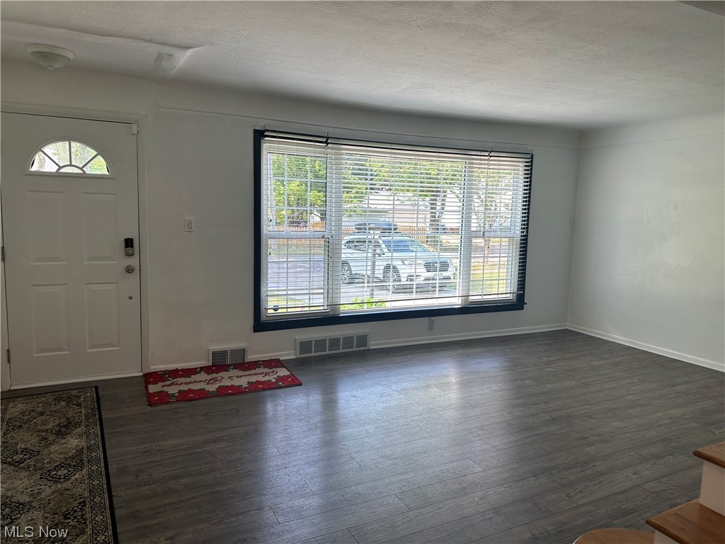 Lyndhurst Const Cos Longston - Residential