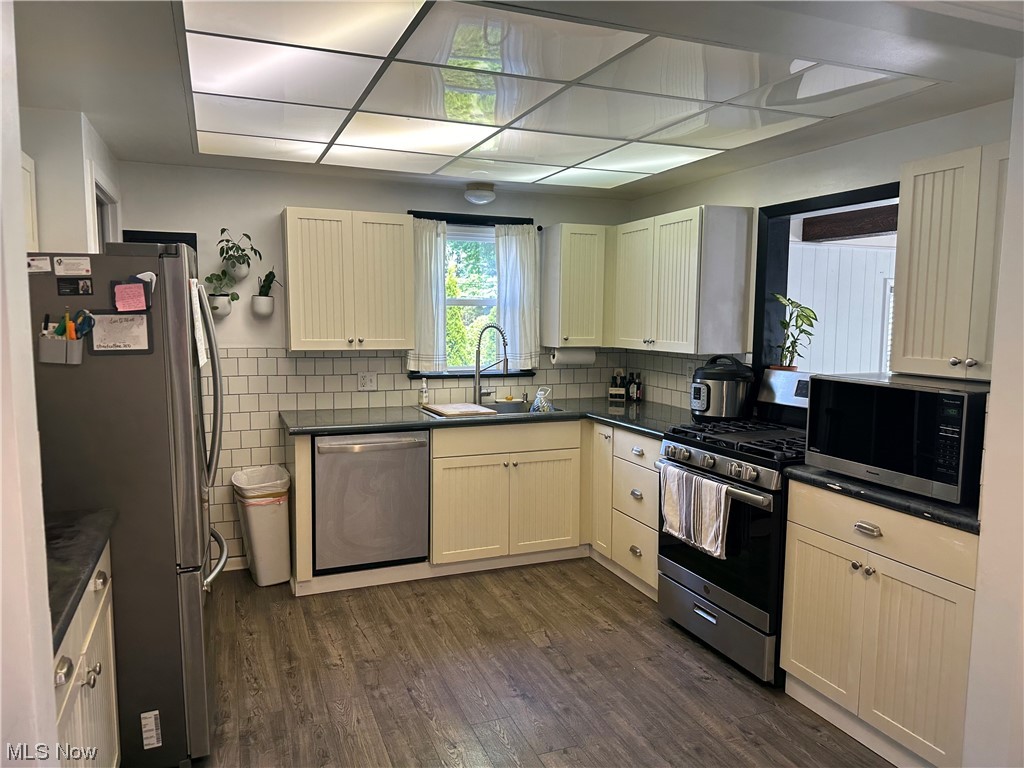 Lyndhurst Const Cos Longston - Residential