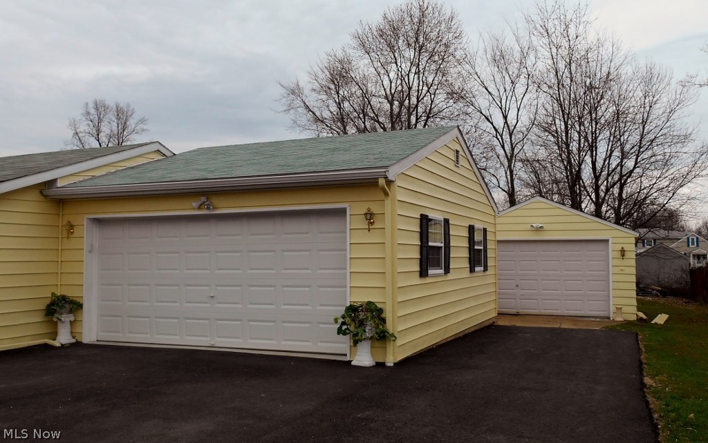 Tuxedo Park - Residential