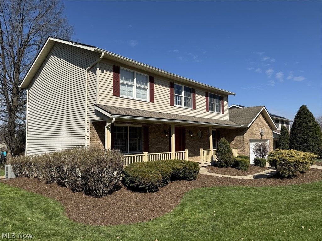 Photo of 733 Austin Drive, Barberton, OH 44203 (MLS # 5195208)