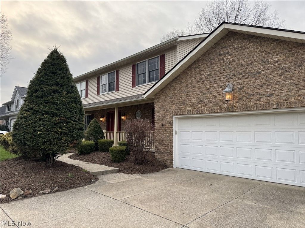 Photo of 733 Austin Drive, Barberton, OH 44203 (MLS # 5195208)