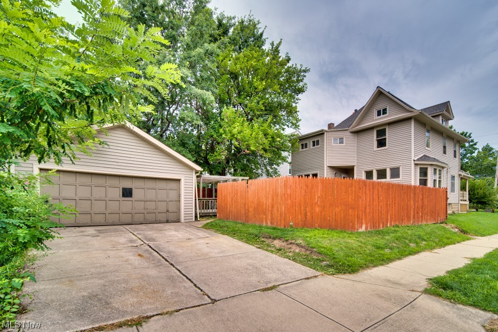 Westlake Park - Residential Income