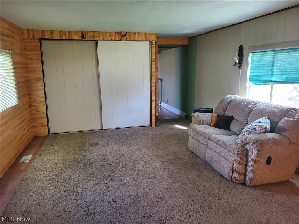 Oak Leaf Mobile Home Community - Residential