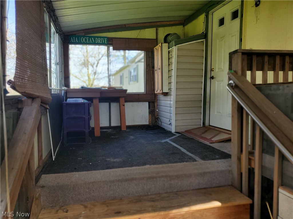 Oak Leaf Mobile Home Community - Residential
