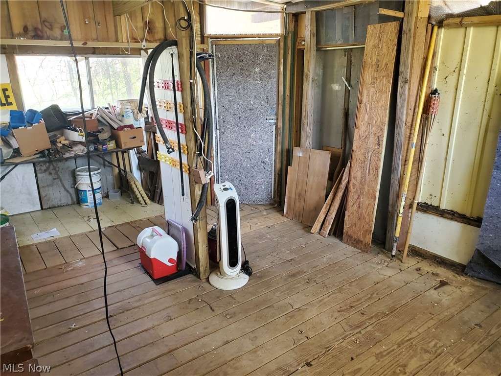 Oak Leaf Mobile Home Community - Residential