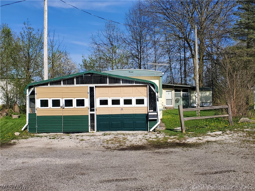 Oak Leaf Mobile Home Community - Residential