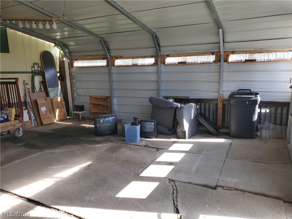 Oak Leaf Mobile Home Community - Residential