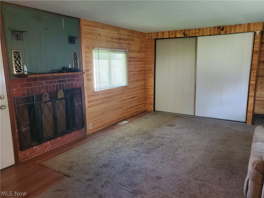 Oak Leaf Mobile Home Community - Residential