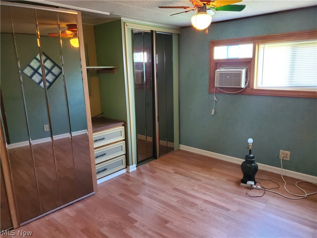 Oak Leaf Mobile Home Community - Residential