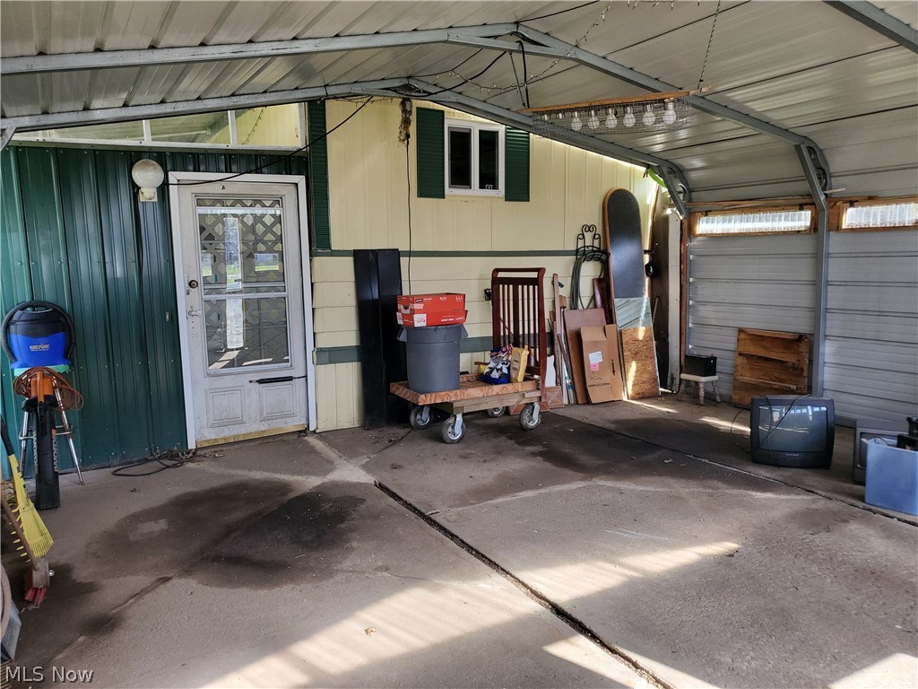 Oak Leaf Mobile Home Community - Residential