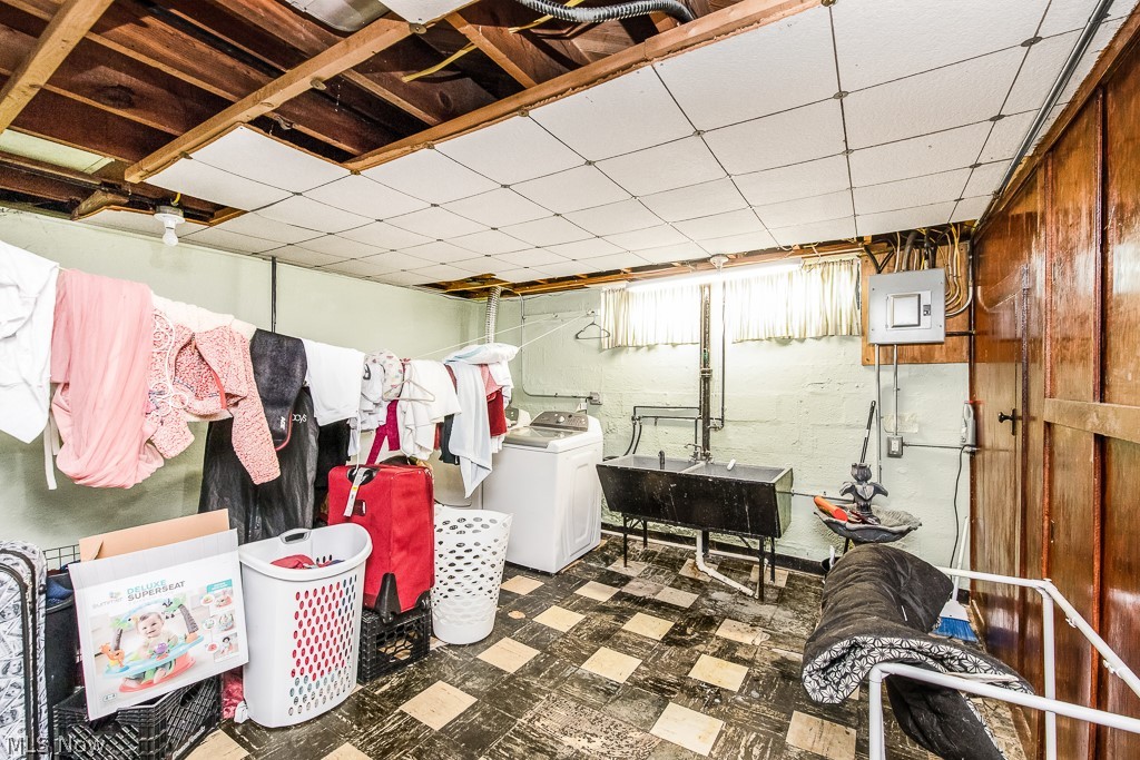 Lath-Rite Bldg Co Propose - Residential