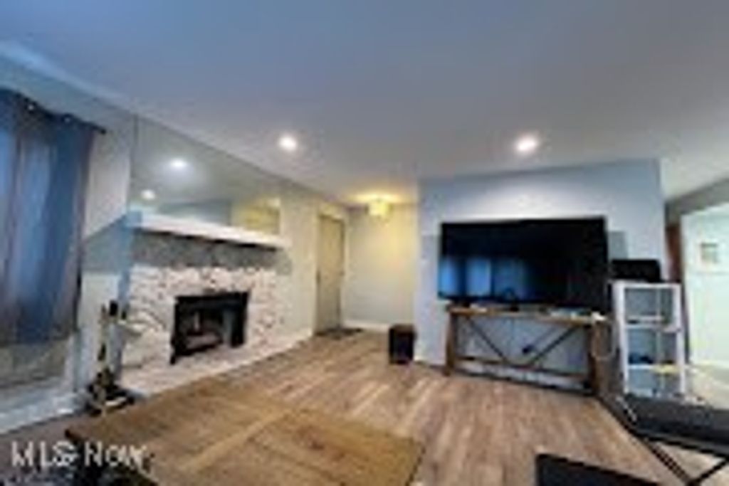 Photo of 2178 Pinebrook Trail, Cuyahoga Falls, OH 44223 (MLS # 5175386)