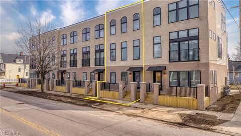 Townhouse For Sale - 4709 Bridge Avenue<br/> Cuyahoga County, Cleveland, OH 44102