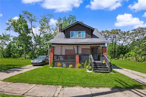 Homes For Sale - 32 E Avondale Avenue<br/> Youngstown, OH 44507