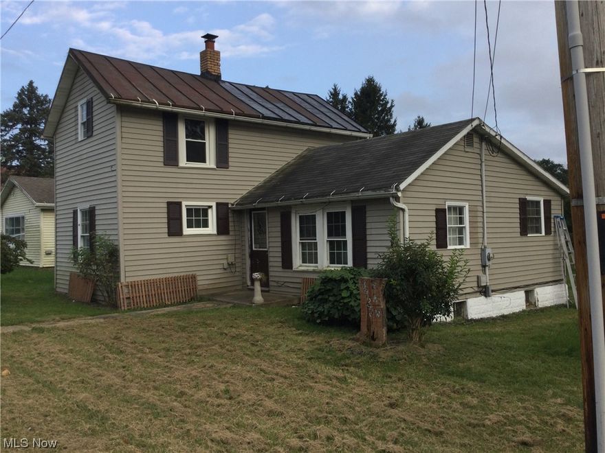 Attention all investors and fixers! This property is for you. House needs work but has great potential. 3 bedrooms and a full bath complete the home. A beautiful 4.8 partially wooded parcel joins this property. Young pines and older trees make the perfect setting for you to build a new house in Ontario SD. Call your Realtor today.