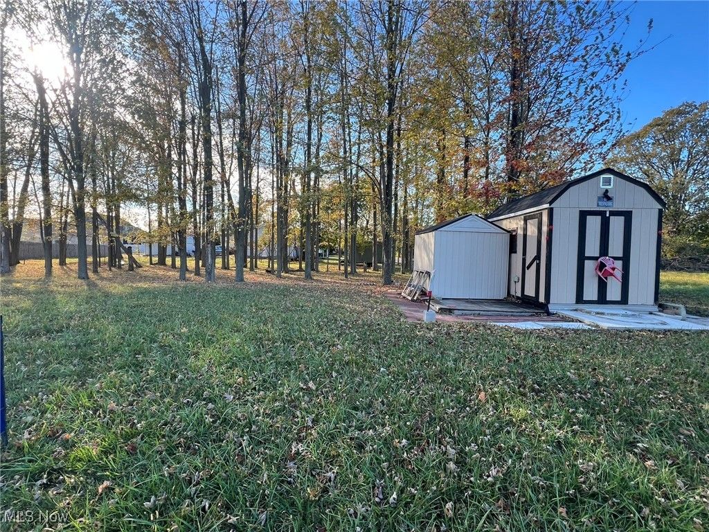 Photo of 2 Arianna Avenue, Lorain, OH 44052 (MLS # 5167908)