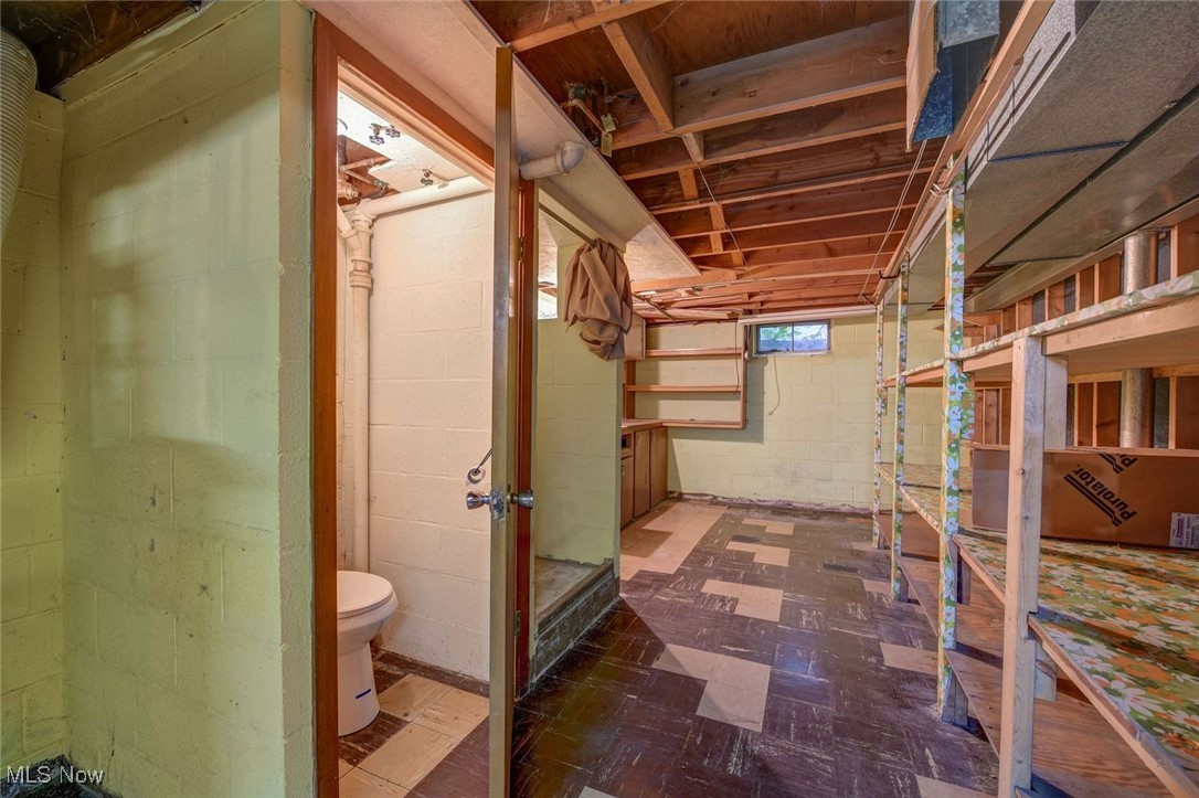 North Olmsted, Ohio 44070, United States, 3 Bedrooms Bedrooms, ,1 BathroomBathrooms,Residential,Active,229811