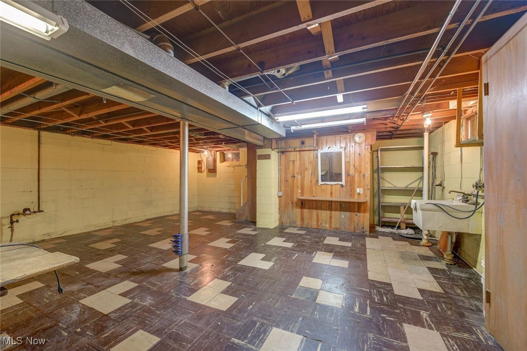 North Olmsted, Ohio 44070, United States, 3 Bedrooms Bedrooms, ,1 BathroomBathrooms,Residential,Active,229811