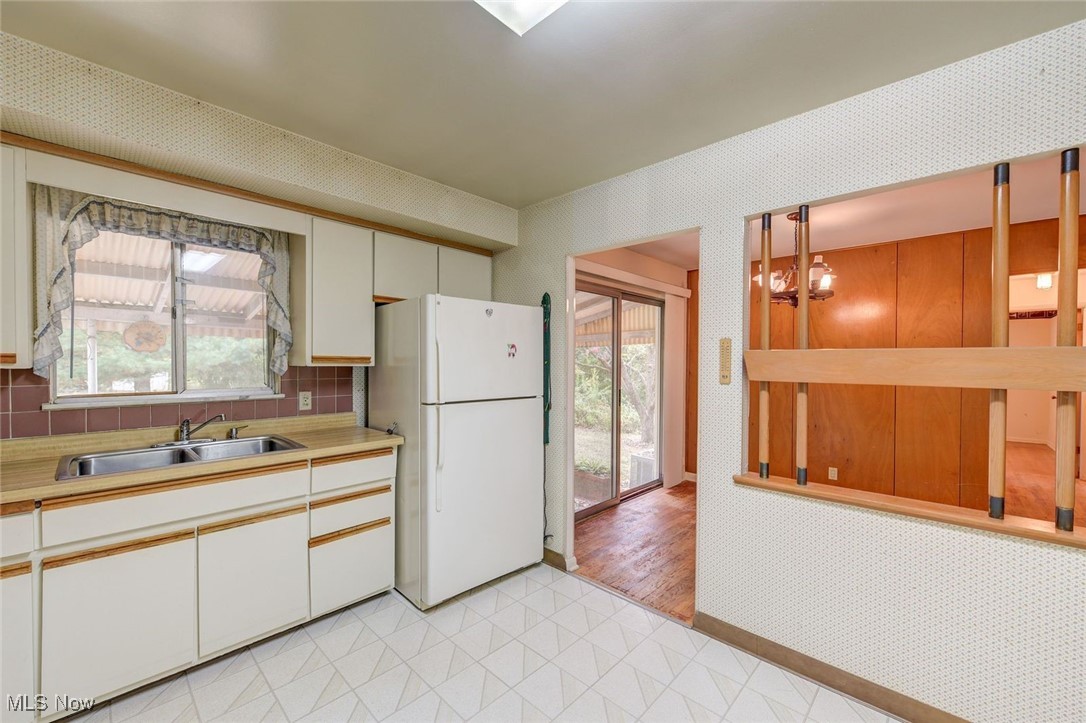 North Olmsted, Ohio 44070, United States, 3 Bedrooms Bedrooms, ,1 BathroomBathrooms,Residential,Active,229811