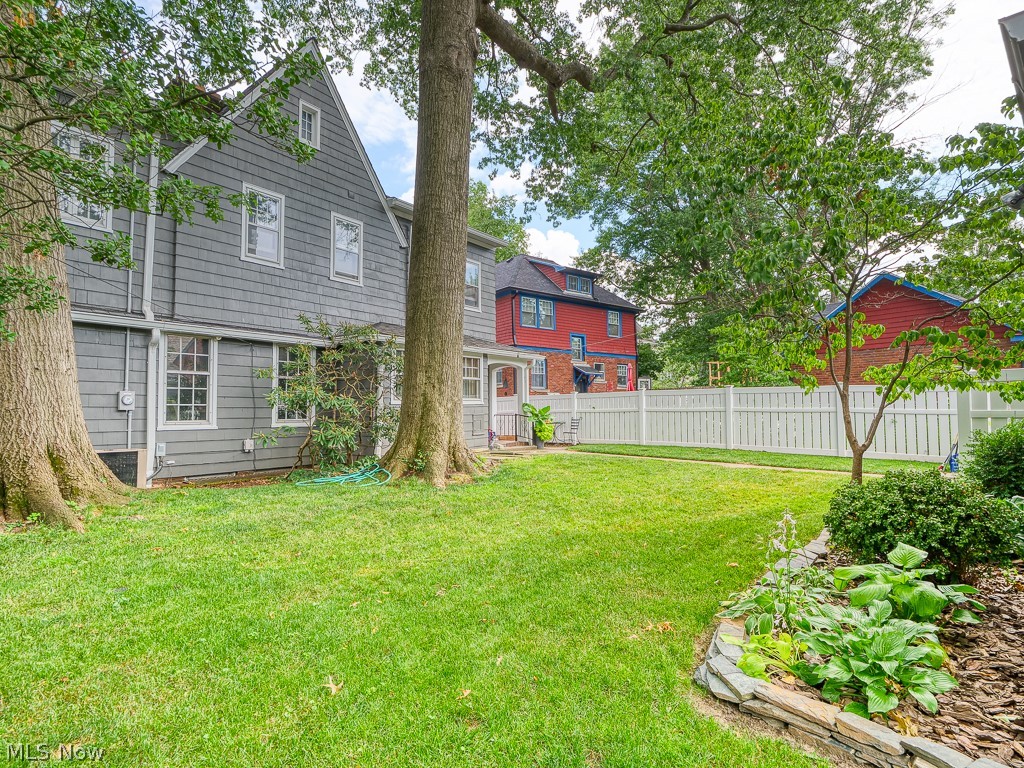 Waterbury Pkwy - Residential