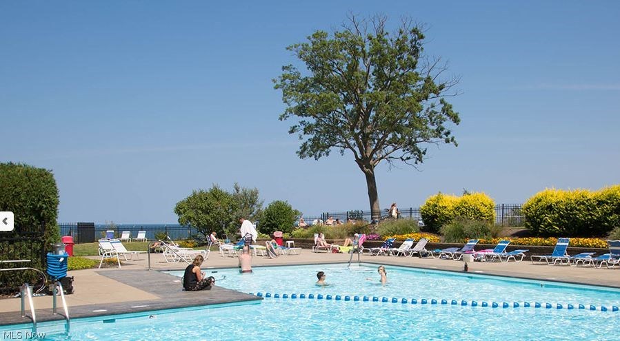 Carlyle Condo - Residential Lease