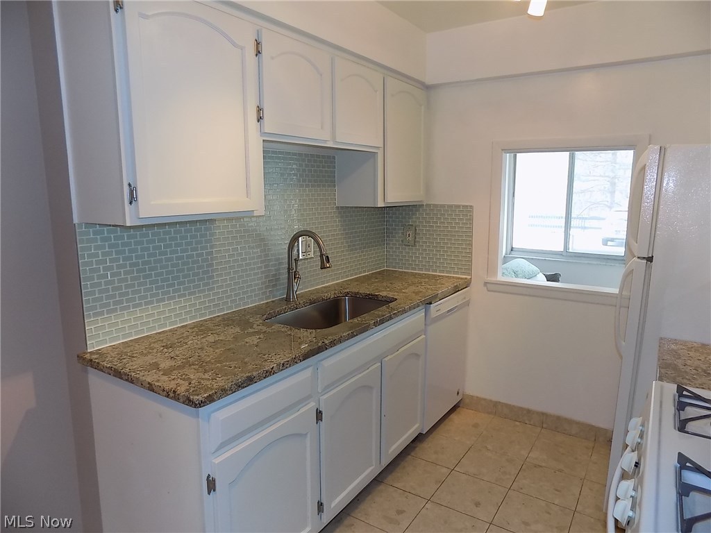 Carlyle Condo - Residential Lease