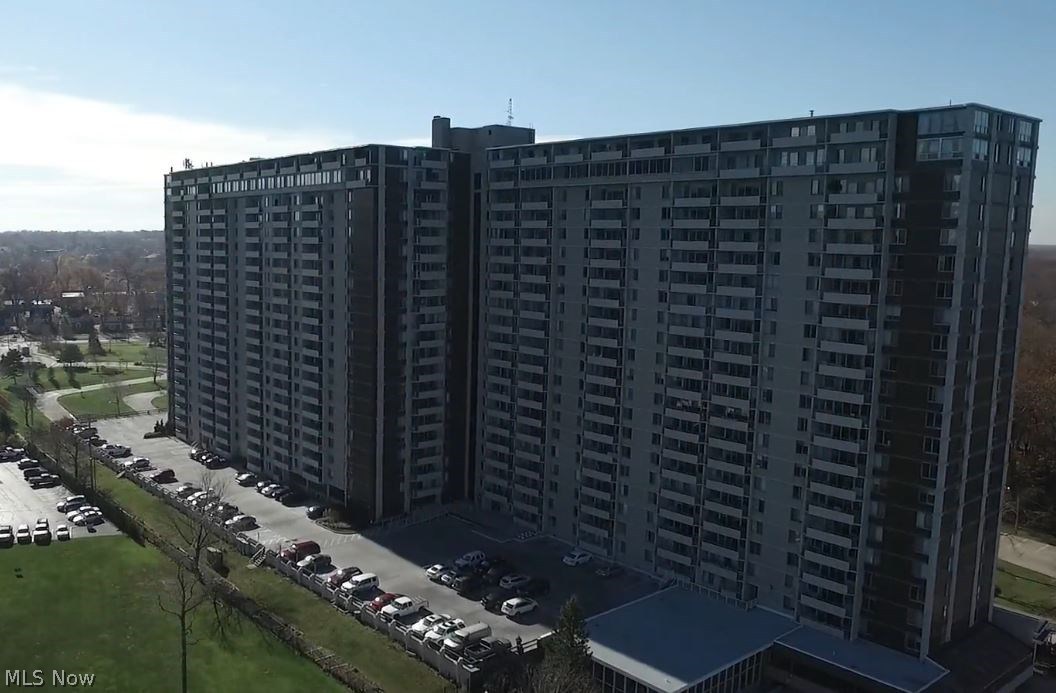 Carlyle Condo - Residential Lease