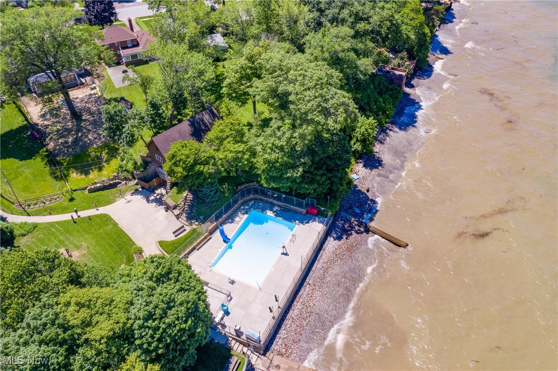 Utopia Beach 05 - Residential