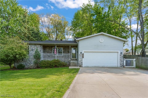 Homes For Sale - 2330 Wedgewood Drive<br/> Summit County, Akron, OH 44312