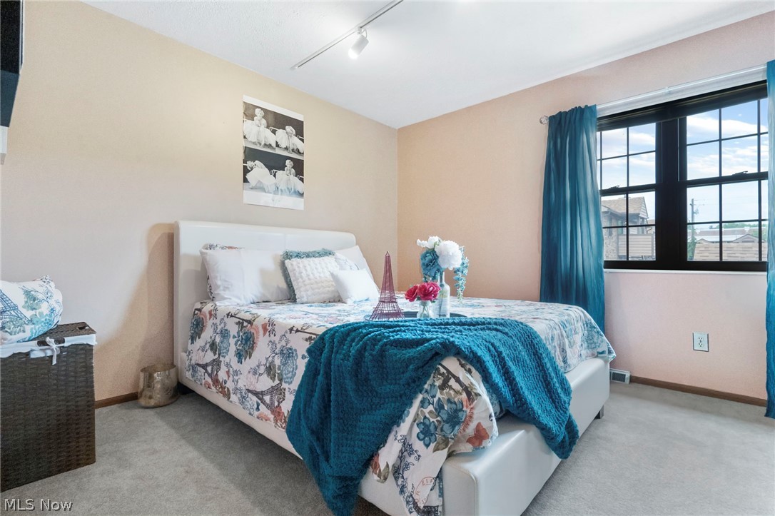 Ledgewater Falls Condo - Residential