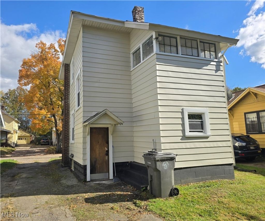 Photo of 598 Cassius Avenue, Youngstown, OH 44505 (MLS # 5164054)