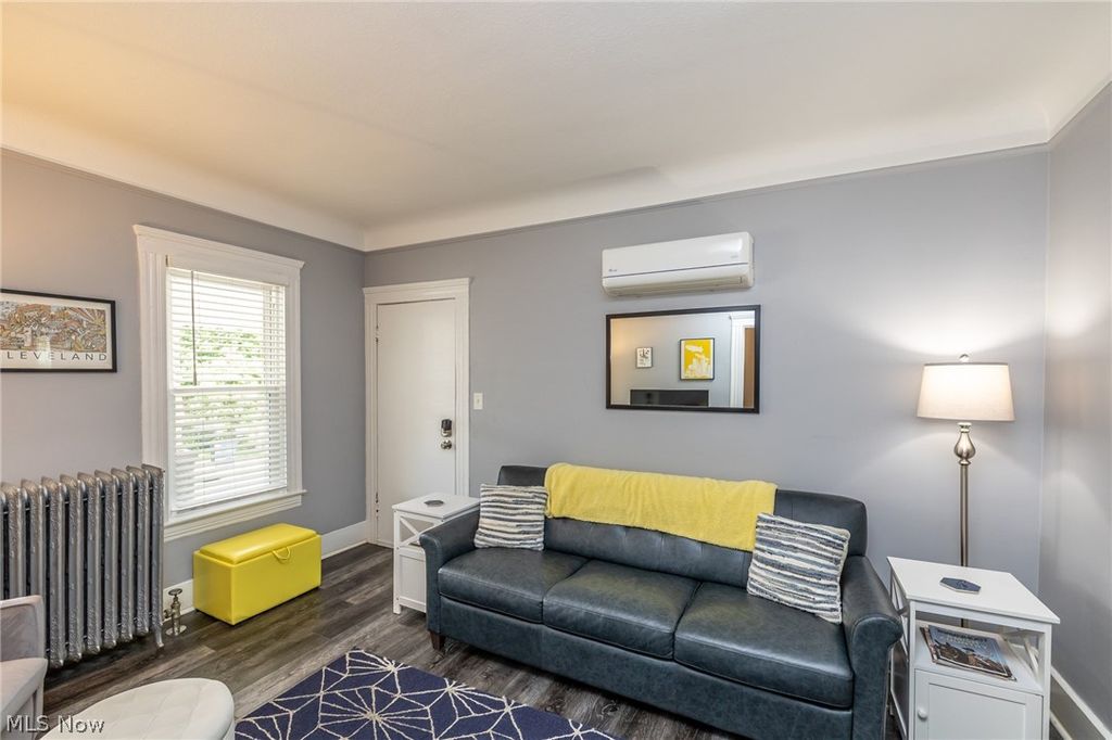 Photo of 1337 W 67th Street, Cleveland, OH 44102 (MLS # 5222892)