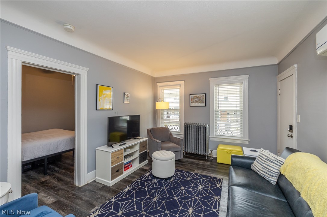 1337 W 67th Street