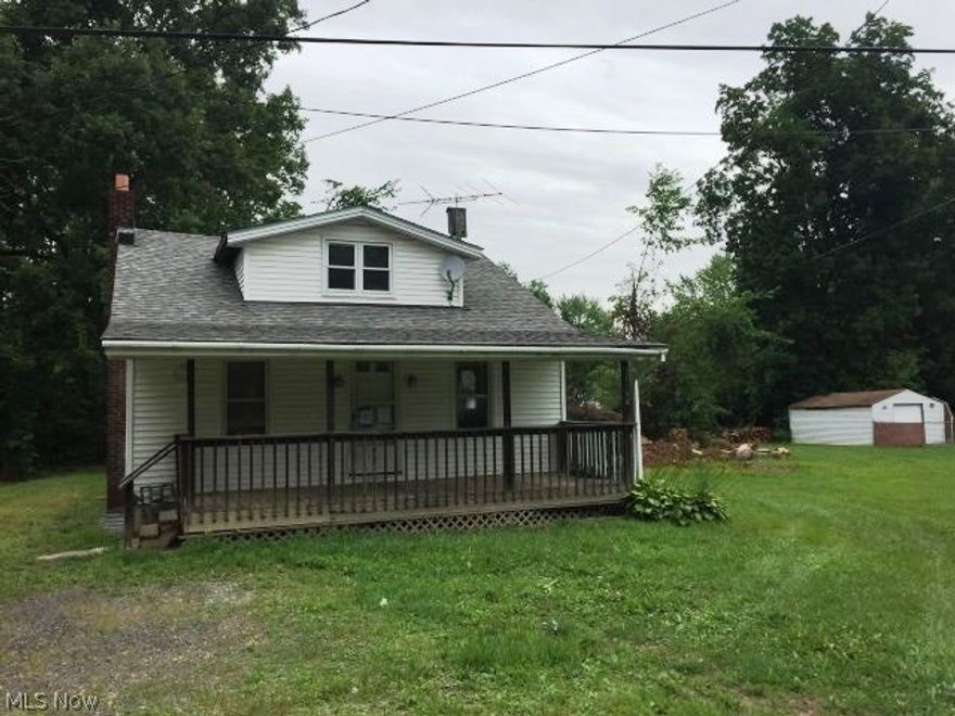 Great opportunity to buy this one and a half story home built in 1942, located
in Lake Milton, OH in Mahoning County and sitting on a .25 acre lot with a
detached garage. The interior offers 1316 sq. ft. with 3 bedrooms and 1
bathroom.
