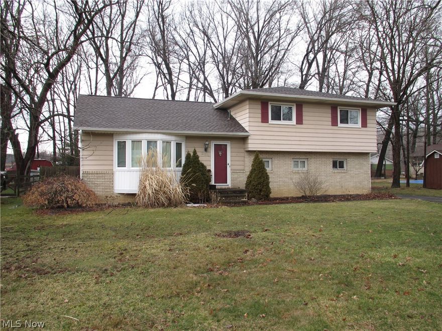 This home has great potential and is priced below market for the buyer to make it their own.  There are newer windows and a new roof in 2019.  The unfinished basement has potential to be an amazing great room or man cave!  It is located in a nice neighborhood, close to retail and freeway access with nearby parks as well.  Seller will make no repairs.  Seller reserves the right to remove any or all personal property upon transfer.  Seller to review all offers and respond by noon on Monday, March 16, 2020.